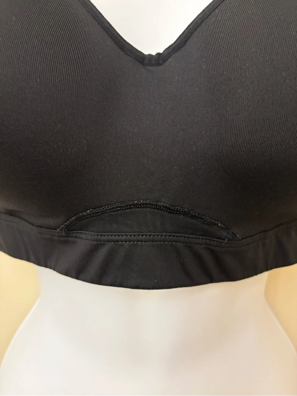 Old Navy Black Active Go Dry Molded Support Sports Bra 36C